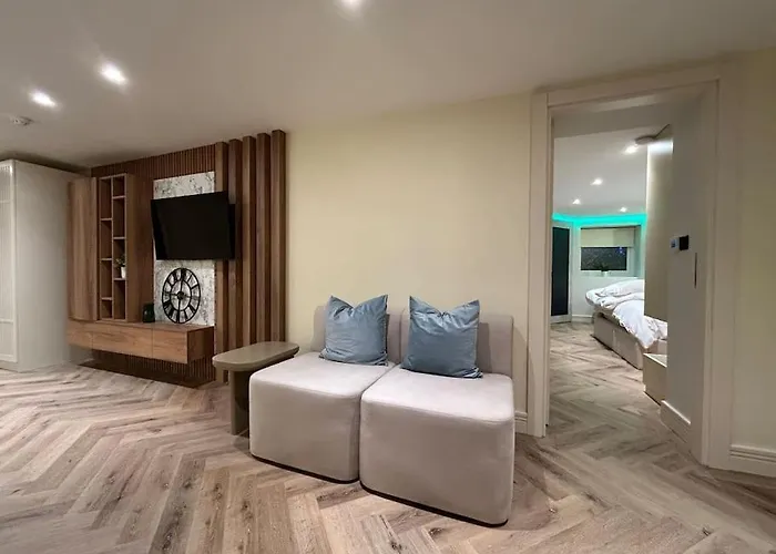 The Luxurious Hideaway