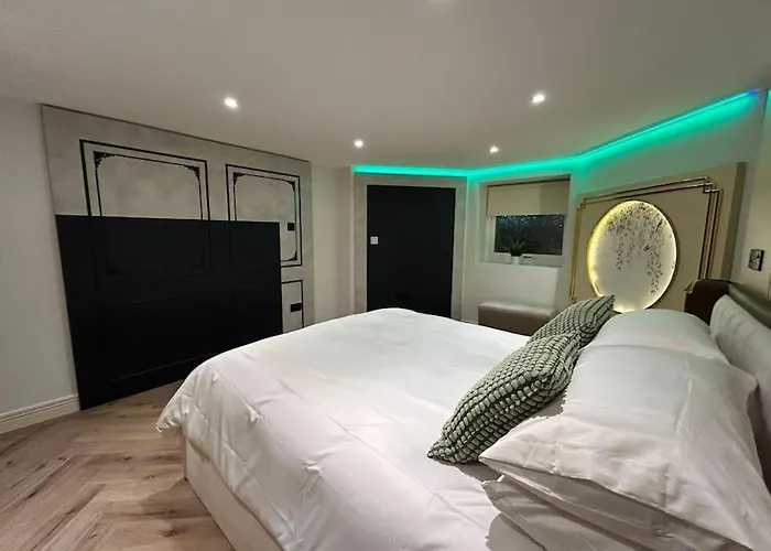 The Luxurious Hideaway