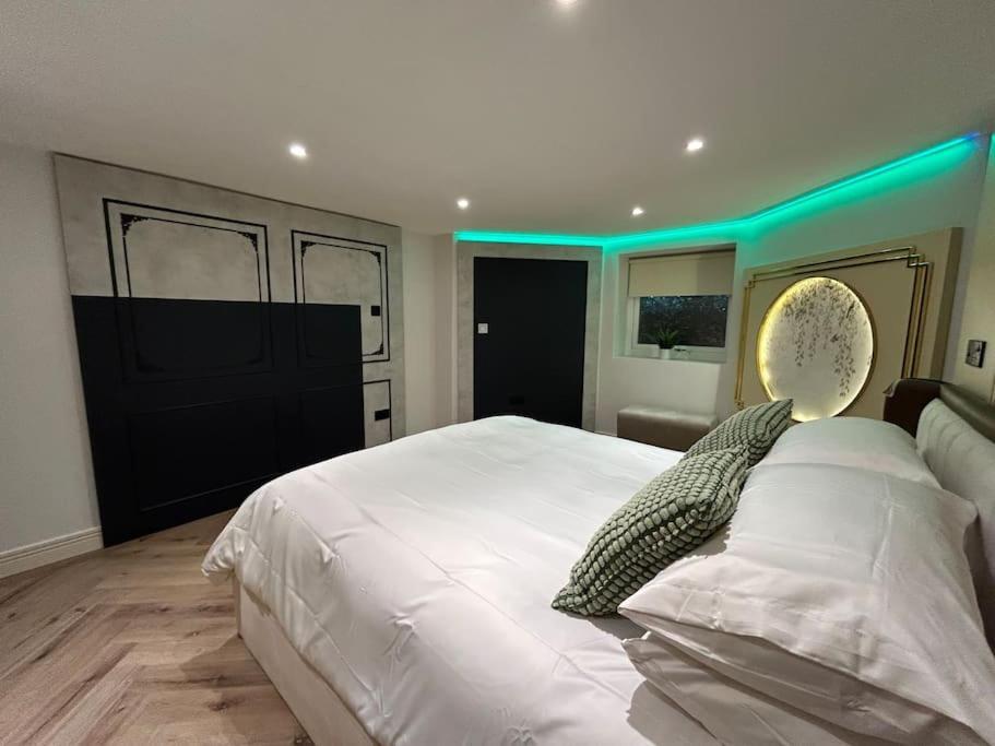 The Luxurious Hideaway *