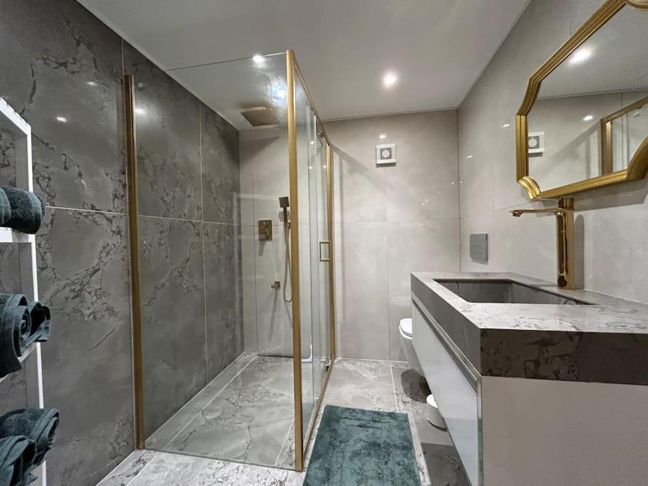The Luxurious Hideaway *
