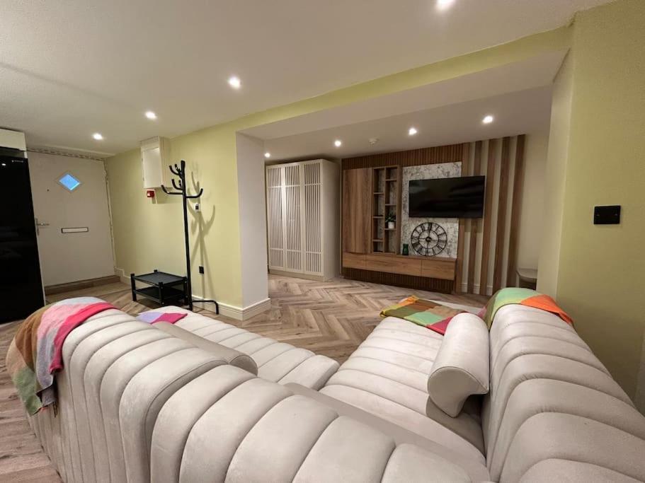 The Luxurious Hideaway Apartment *