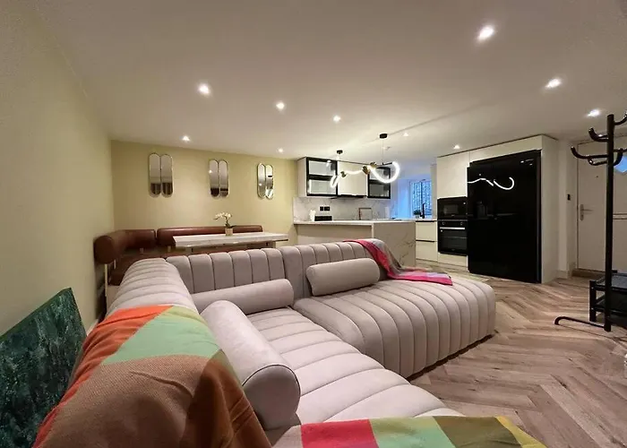The Luxurious Hideaway